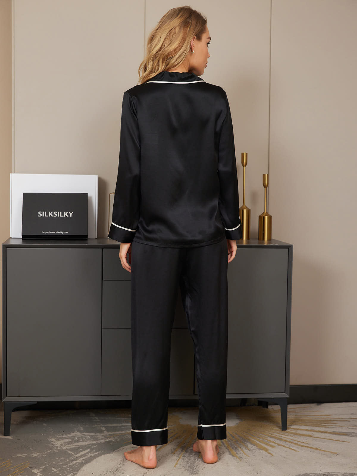 Zijdezachte Luxe: Klassieke Stijl Pyjama Set met Verfijnde Afwerking voor Dames - 2-Delig