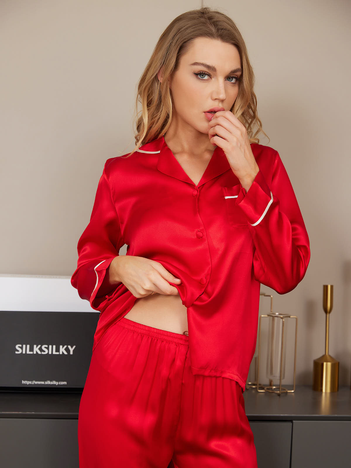 Zijdezachte Luxe: Klassieke Stijl Pyjama Set met Verfijnde Afwerking voor Dames - 2-Delig